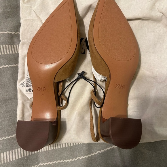 Zara Women's Tan Pointed Toe Heels - Picture 3 of 6